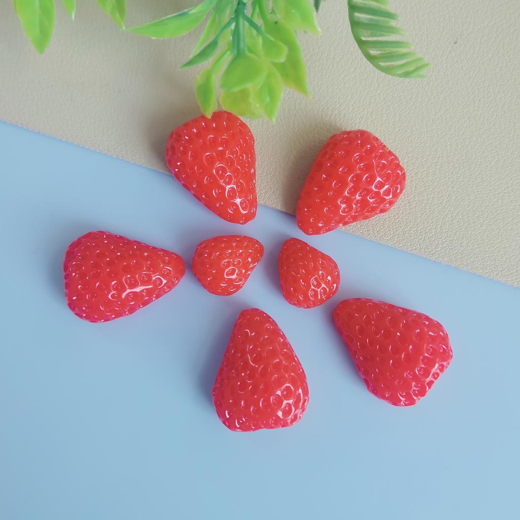 Kawaii Strawberry Resin Mini Figurine 3D Strawberry Charm Diy Red Pink Flatback Charms for Slime, Phone Case Decor