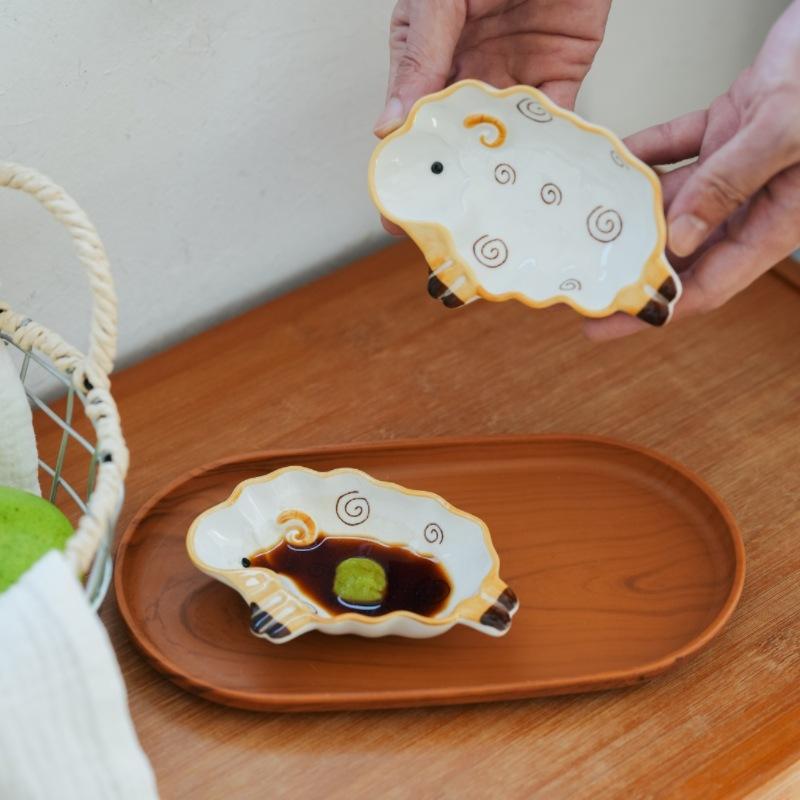 Novelty Alpaca Shaped Ceramic Dipping Dish Microwave Safe Small Condiment Plate Tableware for Hot Pot Dipping Sauce Use