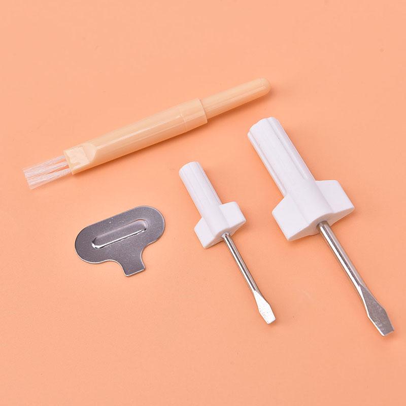 4Pc/Set Needle Plate Driver Sewing Screwdriver Cleaning Brush Sewing Repair Tool