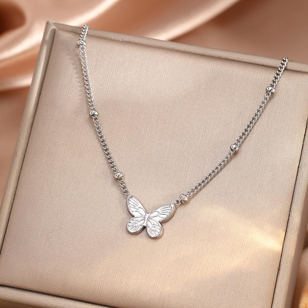 Stainless Steel Butterfly Pendant Collarbone Chain Elegant Temperament Personalized Necklace For Women Jewelry Creative Gifts