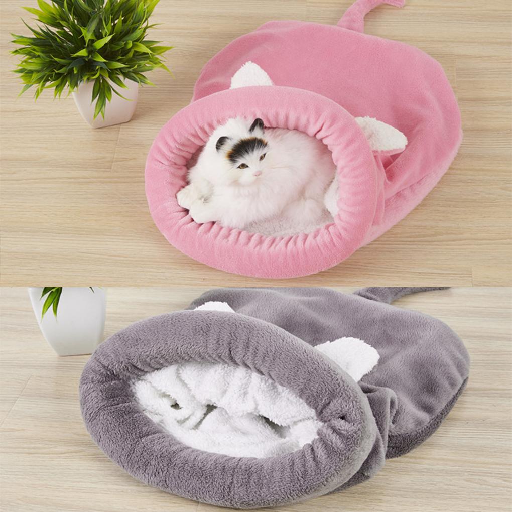Держите домашних животных в уюте. Эта внутренняя кровать для спящих кошек согреет и даст вам уснуть. Эта кровать для спящих собак.