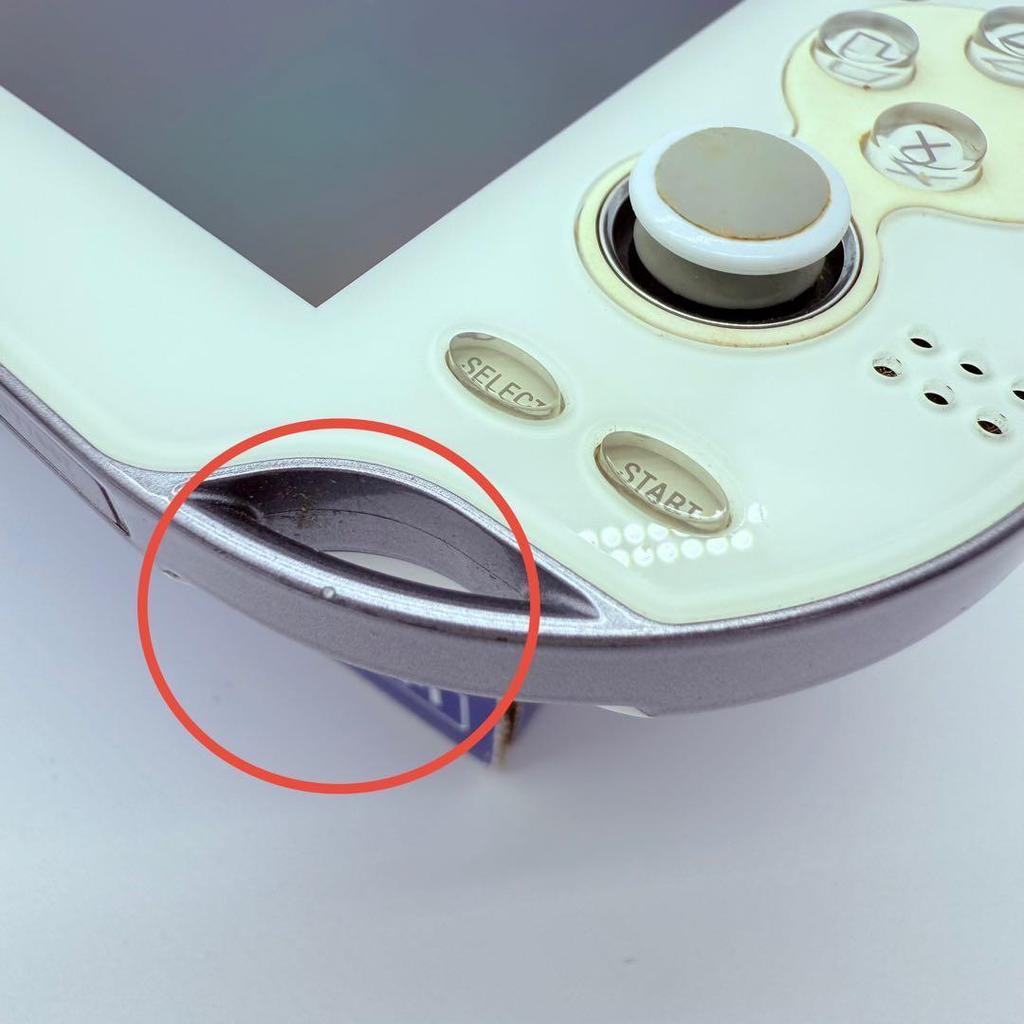 Б/у PS Vita PCH-1000 Crystal White с коробкой SONY