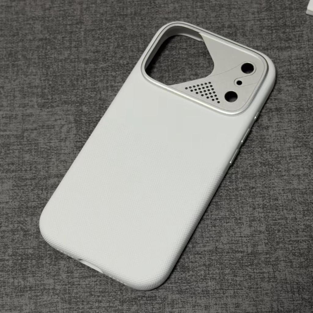 Магнитный чехол из жидкого силикона для iPhone 17 Pro Max с дизайном Apple 16 Dot Matrix из алюминия