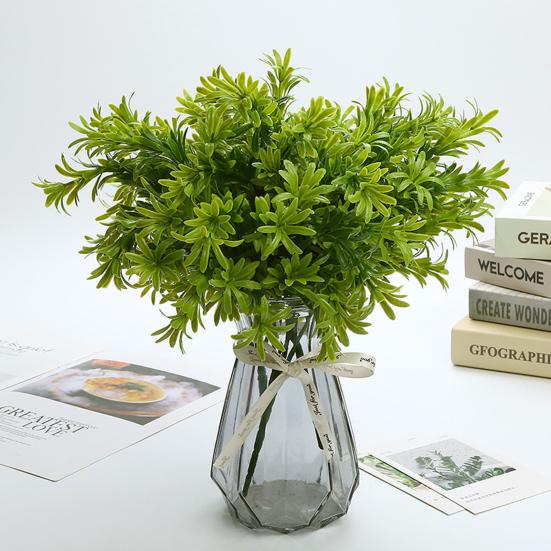 Привлекательное искусственное растение, реалистично выглядящее, долгая продолжительность жизни создает атмосферу