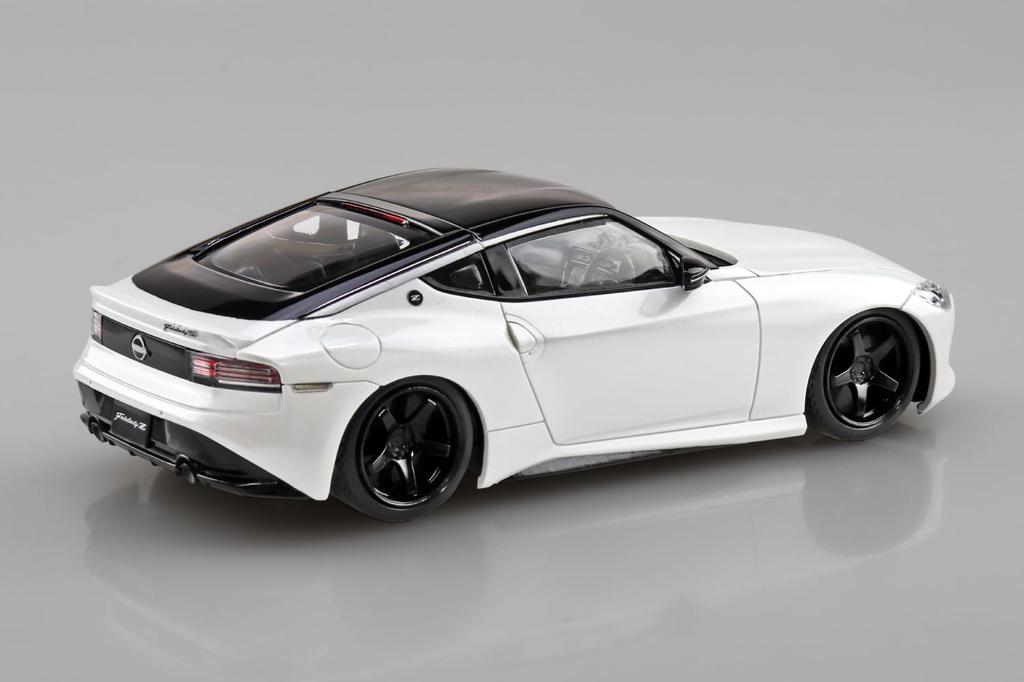 Aoshima Bunka Kyozai Scale Rakupla Snap Kit Nissan RZ34 Fairlady Z Custom Wheels Prism White Plastic Model Kit (AOSHIMA) 1/32 No. 17CU-PW Pre-Colored