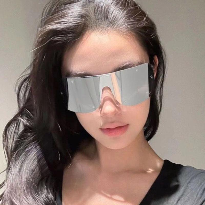 Big Frame Oversized Vintage Sunglasses Women For Men Luxury Brand Designer Sun Glasses Popular Outdoor Goggle Punk Rivet Shades