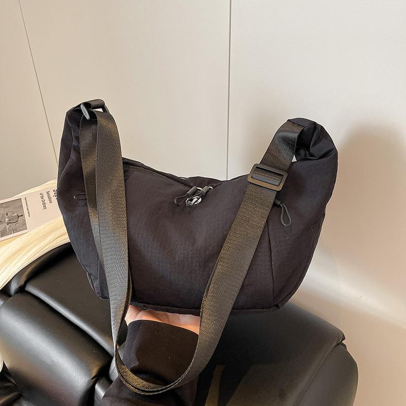 New Bags, Dumpling Bags, Croissant Bags, Fitness Yoga Bags, Canvas Shoulder Bodywash Bags, Women's Hand-held Armpit Wandering Bags