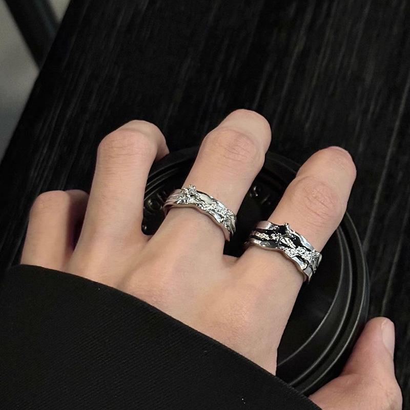 Neo-Gothic Punk Stars Rings for Women Irregular Zircon Ring Man Simple Hollow Design Open Ring Fashion Jewelry Party Gift Vintage Adjustable Rock Ring