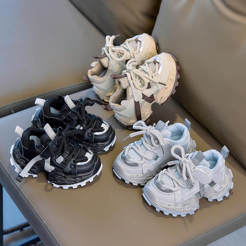 Children's sports shoes with soft soles, new autumn model, boys' mesh breathable dad shoes, non-slip girls' running shoes, trendy