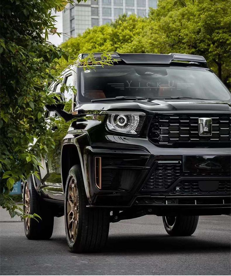 Tank 700 First Edition Mod Kit: Front Bumper, Grille, Rear Bumper, Wheel Arches, Carbon Fiber Hood, Rear Spoiler.