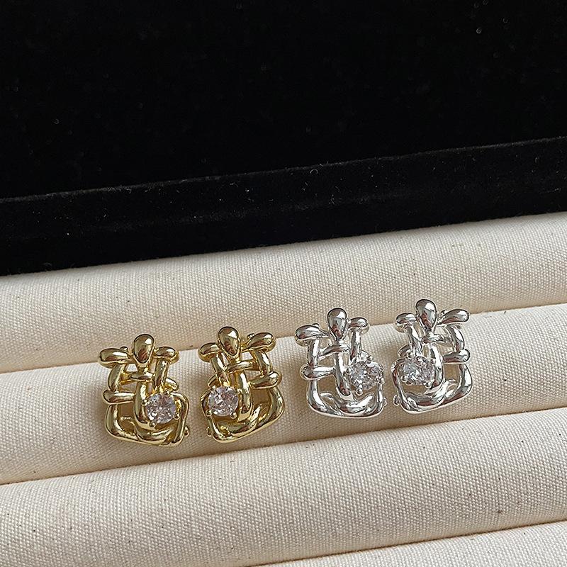 Niche Design Sense, инкрустированные бриллиантами, плетеные металлические серьги-гвоздики, женские уникальные индивидуальные изысканные легкие роскошные элегантные универсальные серьги