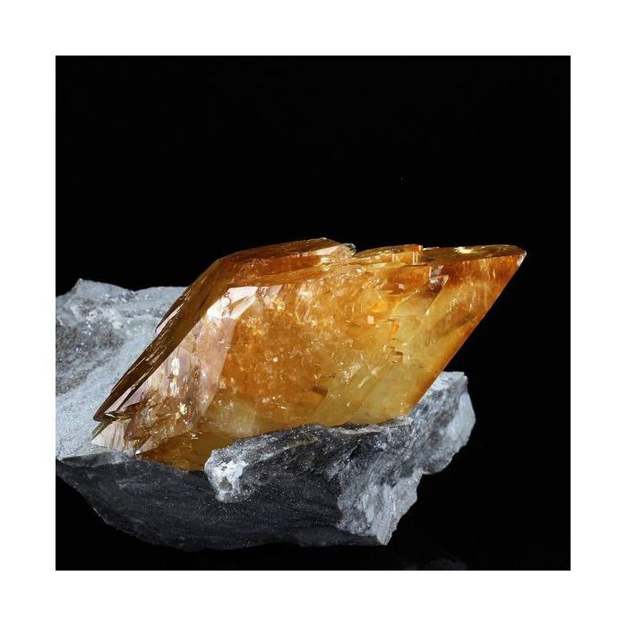 Pierres et Minéraux. Calcite. 4165.0 ct. Elmwood mine, Carthage, Tennessee, USA.