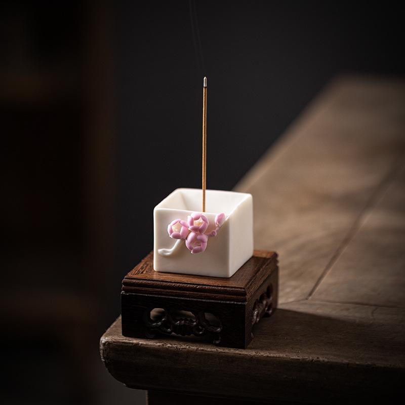 Креативная ручная работа, подщипнутая слива, подставка для благовоний, чайный столик, белый фарфор, столик для благовоний, подставка для благовоний, вертикальная вставка для благовоний, маленькое украшение