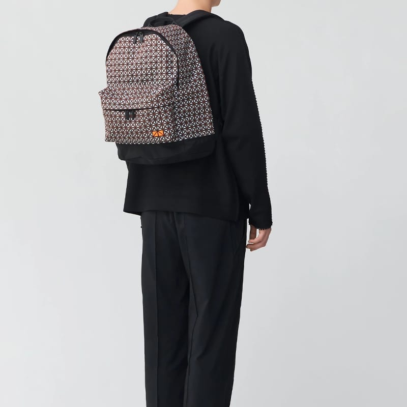 ISSEY MIYAKE Kuro Cotton Backpack Unisex Gray BB52-AG401-07