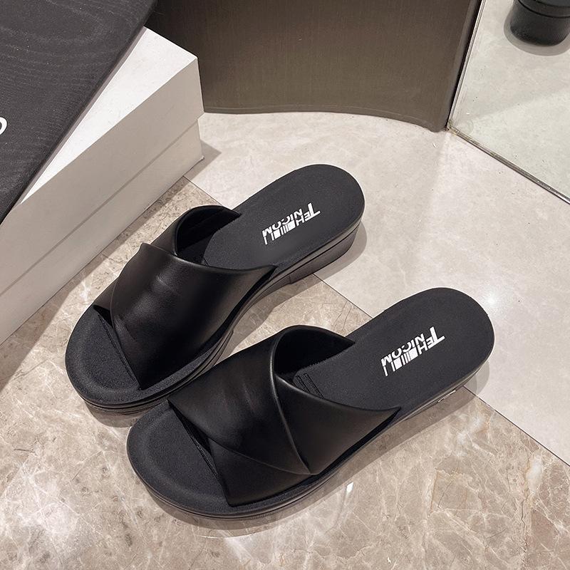 Slope heel cool slippers summer middle-aged women wear cool slippers new comfortable versatile slope heel cool slippers