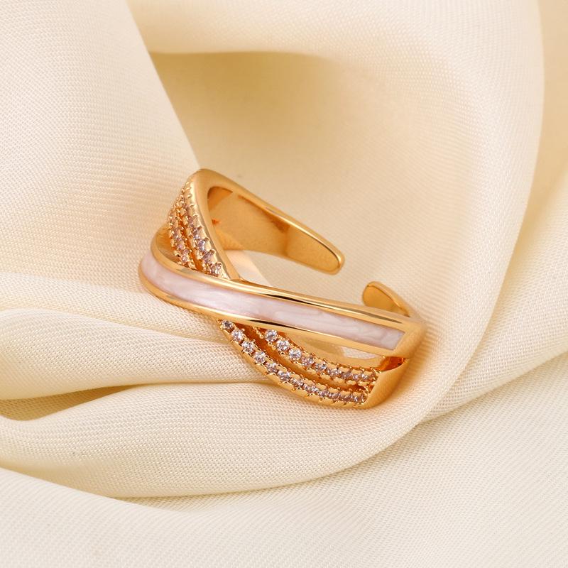 Кольцо с французским цирконием, позолоченное 18 карат: Геометрический и стильный открытый дизайн для женщин