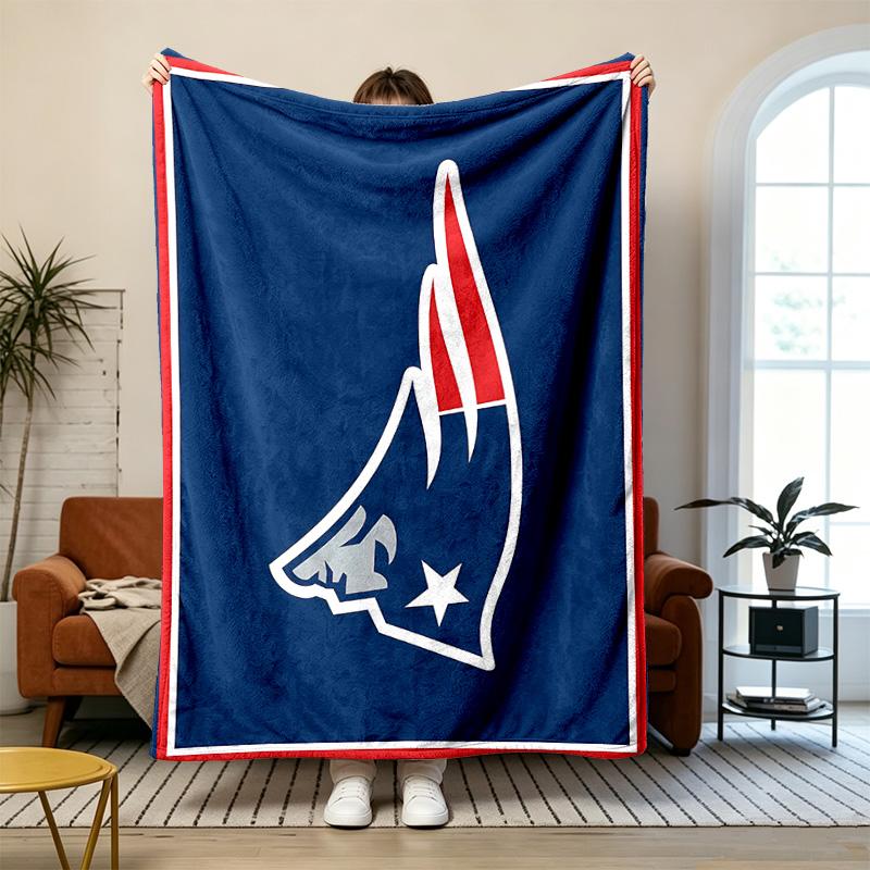 New England Patriots Soft and comfortable flannel Suitable for sofas living rooms outdoor camping travel and also makes a great anniversary gif
