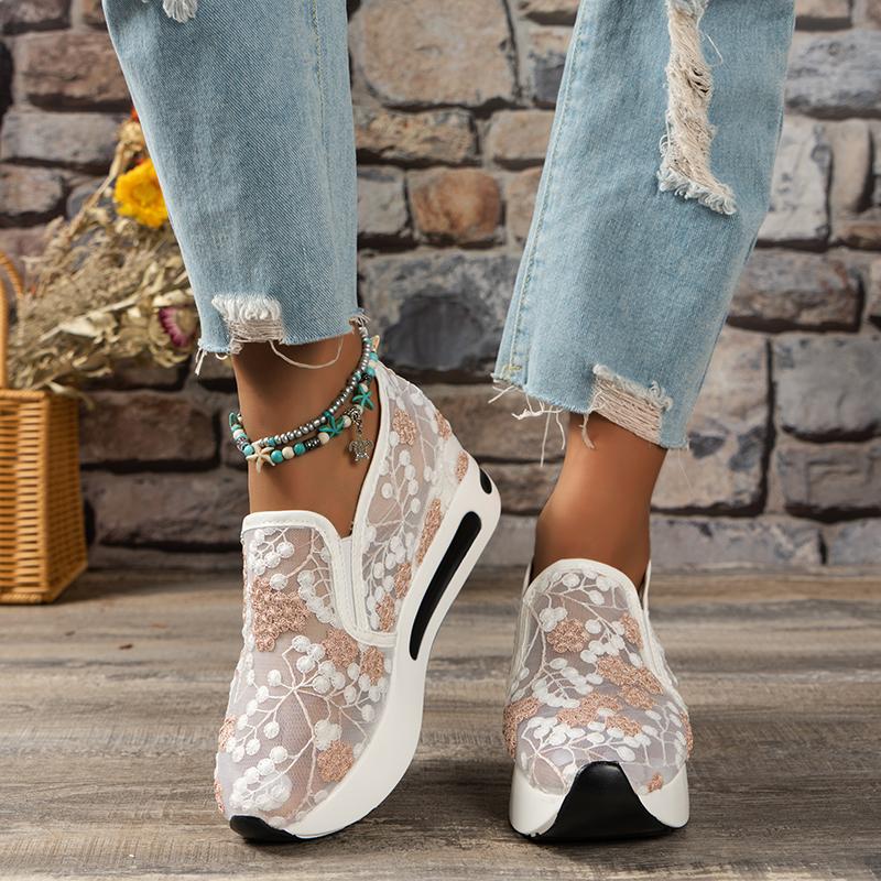 Fashion Women Sneakers Breathable Lace Mesh Flower Embroidery Sneakers Women Round Head Thick Sole Sneakers Comfortable Casual Shoes