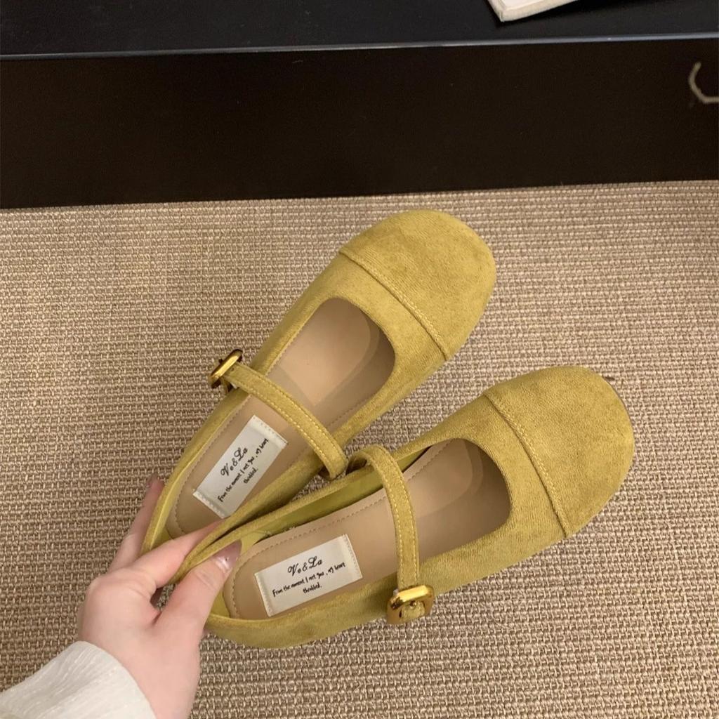 С юбкой нежные и универсальные одинарные туфли женские 2025 весна новые феи стиль красные Мэри Джейн круглая голова неглубокий носок шапочки туфли