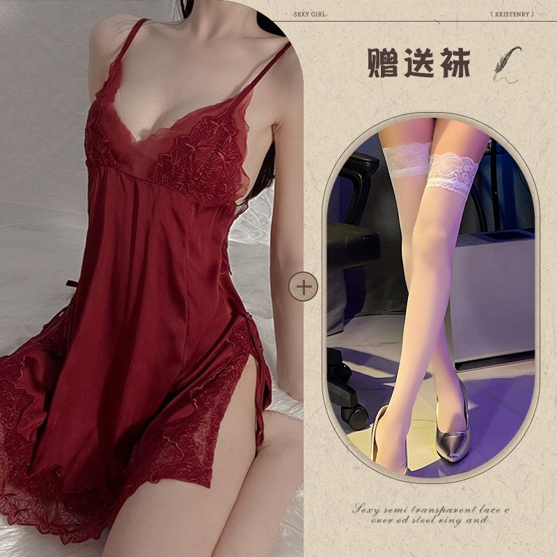 Sexy underwear, small breasts, sexy temptation, convenient suspenders on the bed, no need to take off sleeping clothes, nightgown teasing robe
