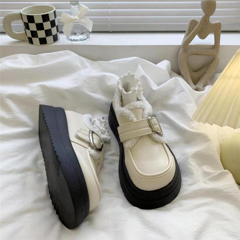 Модные ретро кожаные бархатные зимние мокасины для женщин Модные женские туфли на платформе с мягкой подошвой Дизайнерские повседневные женские теплые хлопковые туфли