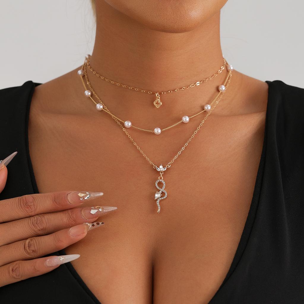 INS pearl chain vintage flash diamond coconut tree snake pendant element collarbone chain necklace