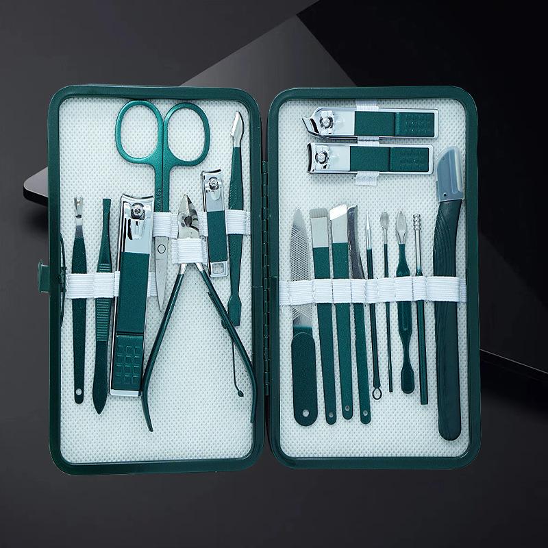 18-Piece Deep Emerald Beauty Set: Manicure, Eyebrow & Foot Care