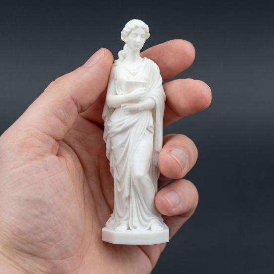 3D-печатная статуэтка богини из греческой мифологии, держащая книгу, скульптура для декора гостиной, домашнего стола, полки