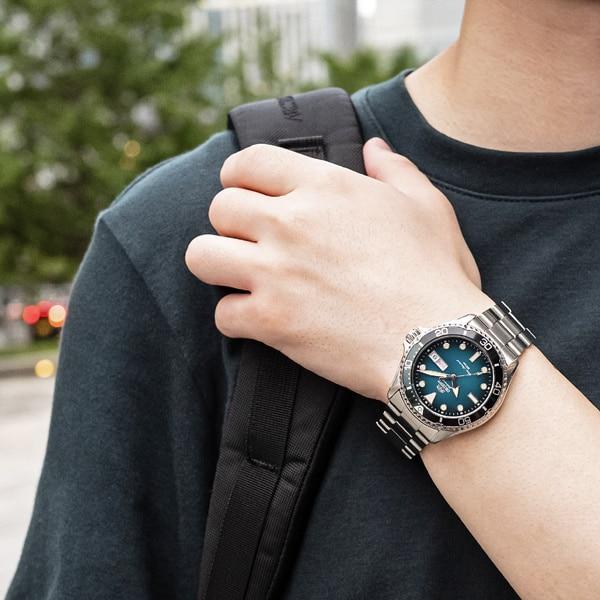 Orient Мужской RN-AA0811E (Мужская металлическая группа SPORTS Diver Design) Круглые часы из серебристой нержавеющей стали