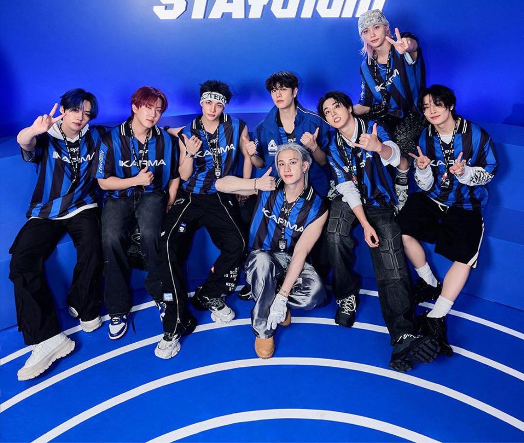 [Б/У] Хёнджин Stray Kids KARMA Поп-ап Униформа Stray Kids