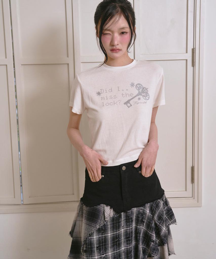 THE GREEN LAB Lettering Symbol Crop Short Sleeve T-Shirt [Ivory/Key]