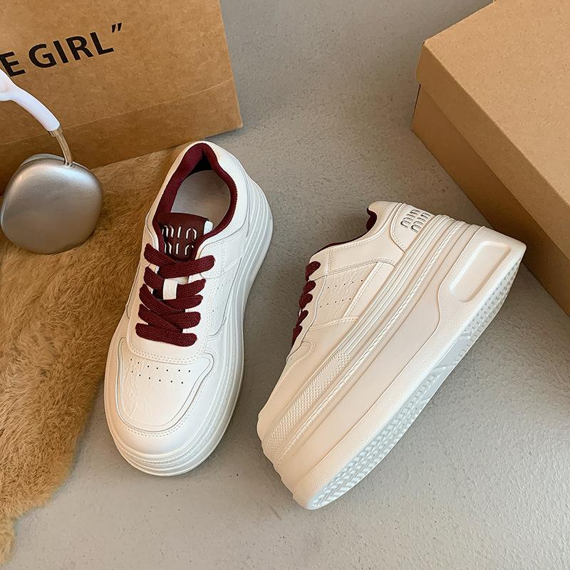 Туфли на толстой подошве из кожи женские 2024 года, осенне-зимние, новые универсальные туфли с увеличенным голенищем, детские белые туфли, повседневная спортивная обувь