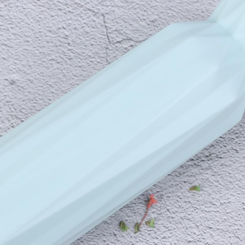 Оригинальные пластиковые вазы