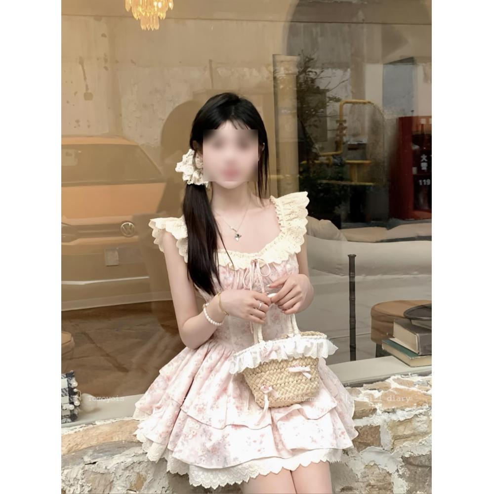 Summer Sweet and Gentle Wind Lace Floral Small Flying Sleeves Splicing A Word Princess Puffy Dress Dress Waist and Thin