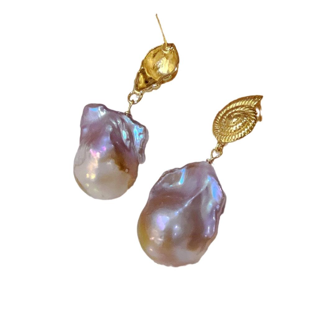 Серьги-гвоздики из натурального дикого жемчуга, металлические, необычного цвета, в стиле барокко, со специальными бусинами необычной формы, разноцветные, белые, огромные, 15-30 мм.