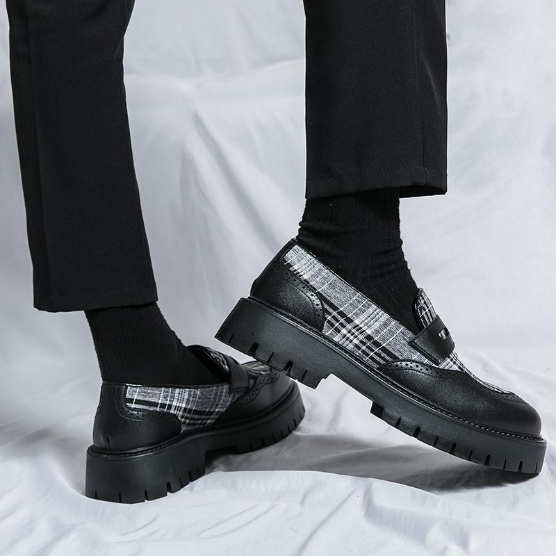 Повседневные мужские кожаные туфли на толстой подошве. Модные дизайнерские туфли. Новый стиль. Повседневные, модные, для вечеринок, для офиса, для улицы, для молодежи. Черно-белые туфли.