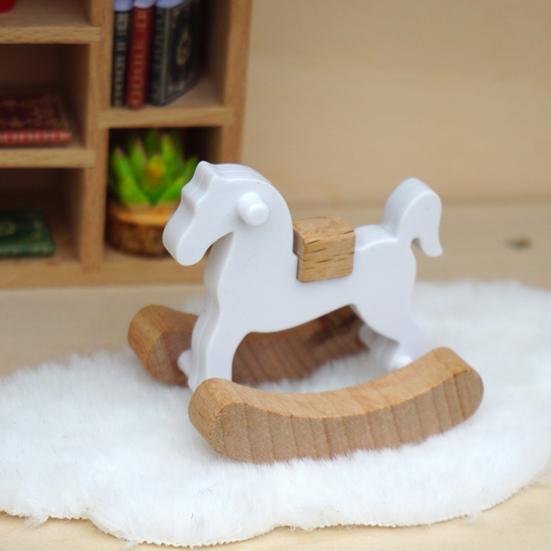 Аксессуары для кукольного дома, деревянный троянский конь-качалка, гладкая поверхность, защита от трещин, хорошая детализация, реквизит для фотосессии, миниатюрный кукольный домик, игрушка