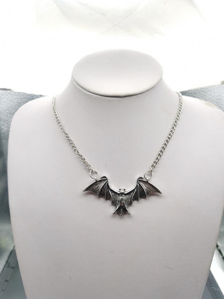 Bat Chain Necklace Metal Fashion Vintage Punk Gothic for Women Animals Choker Halloween Collar Hip Hop Girls Jewelry Gift