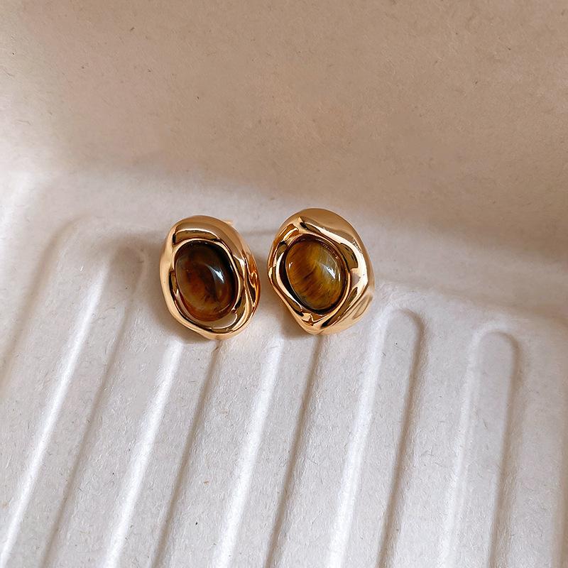 Серебряная игла смола тигровый глаз асимметричные серьги Маillard ретро персонализированные универсальные серьги-гвоздики легкая роскошь высококачественные серьги
