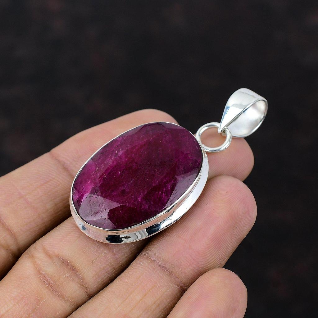 Граненый Кашмирский рубиновый кулон Кулон из натурального драгоценного камня Подвеска из стерлингового серебра 925 пробы Достойный кулон ручной работы Овальный камень Рубиновые украшения для подарка