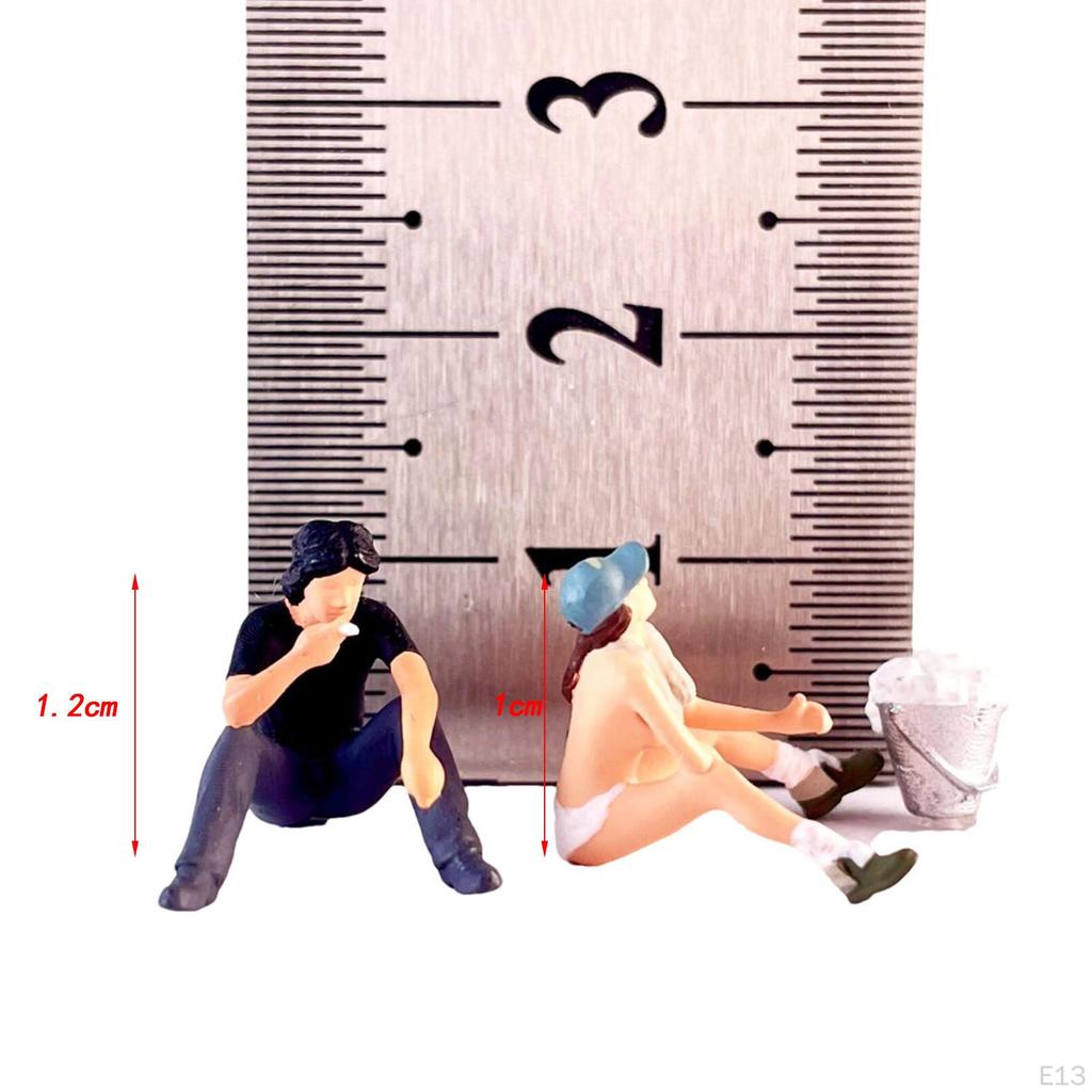 2 Pieces 1/64 People Figures Set Layout S Scale DIY Projects Micro Landscape Movie Props Resin