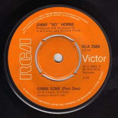 7-дюймовая пластинка ДЖИММИ "БО" ХОРН - Дай мне немного RCA2585 RCA Victor 1975 Великобритания Соул/Фанк Б/У