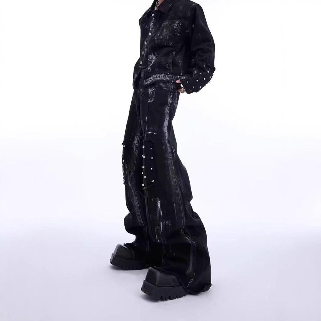 Clean-Fit Men's Distressed Loose Straight-Leg Jeans with Deconstructed Metal Rivets and Micro Flare Design