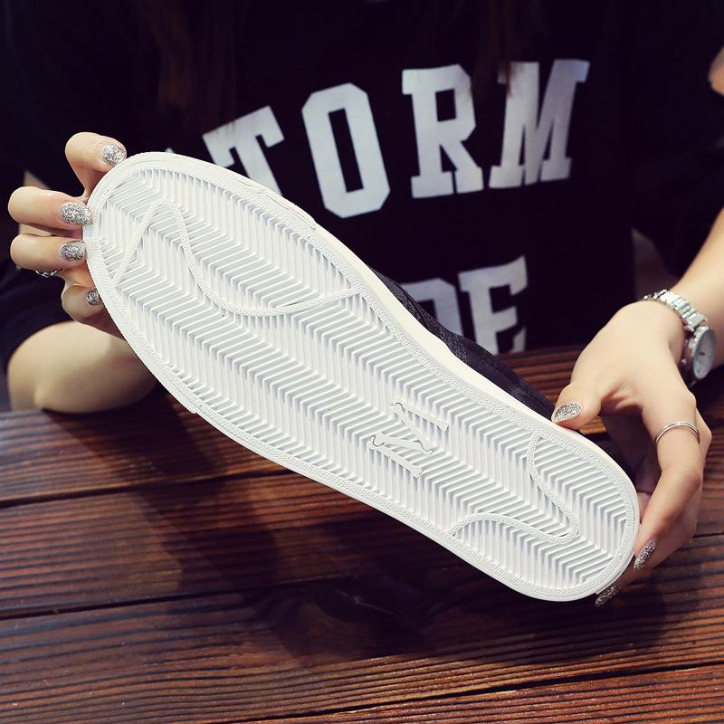 Новые мужские туфли весна-осень из вулканизированной кожи в корейском стиле, черные дышащие повседневные туфли из парусины без застежек, лоферы, мужские кроссовки