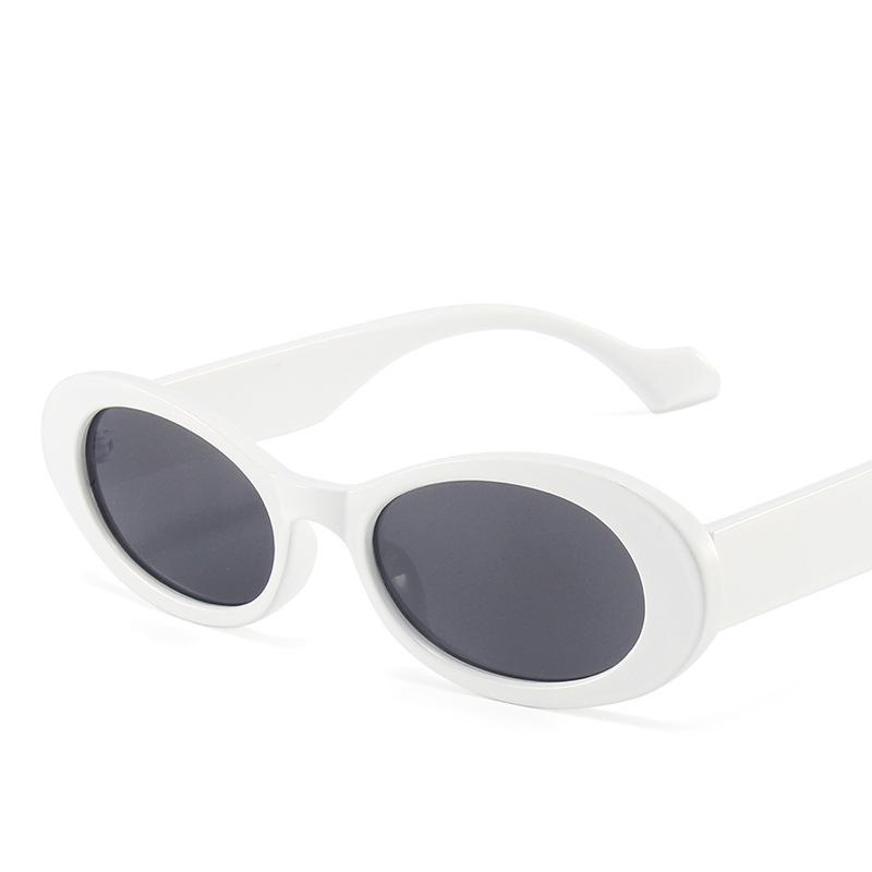 Women's Glasses Retro Bright Black Sunglasses Metal Hinge Blain Oval Frame Beads