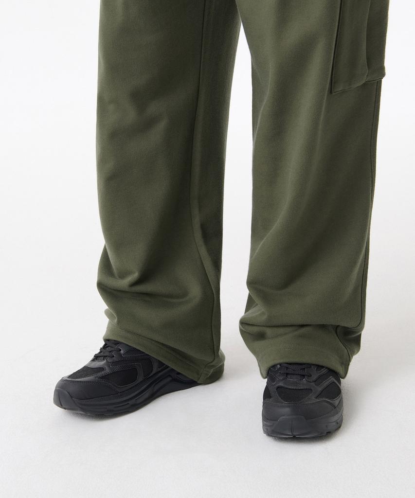MUSINSA STANDARD One-Pleat Wide Cargo Sweatpants [Khaki]