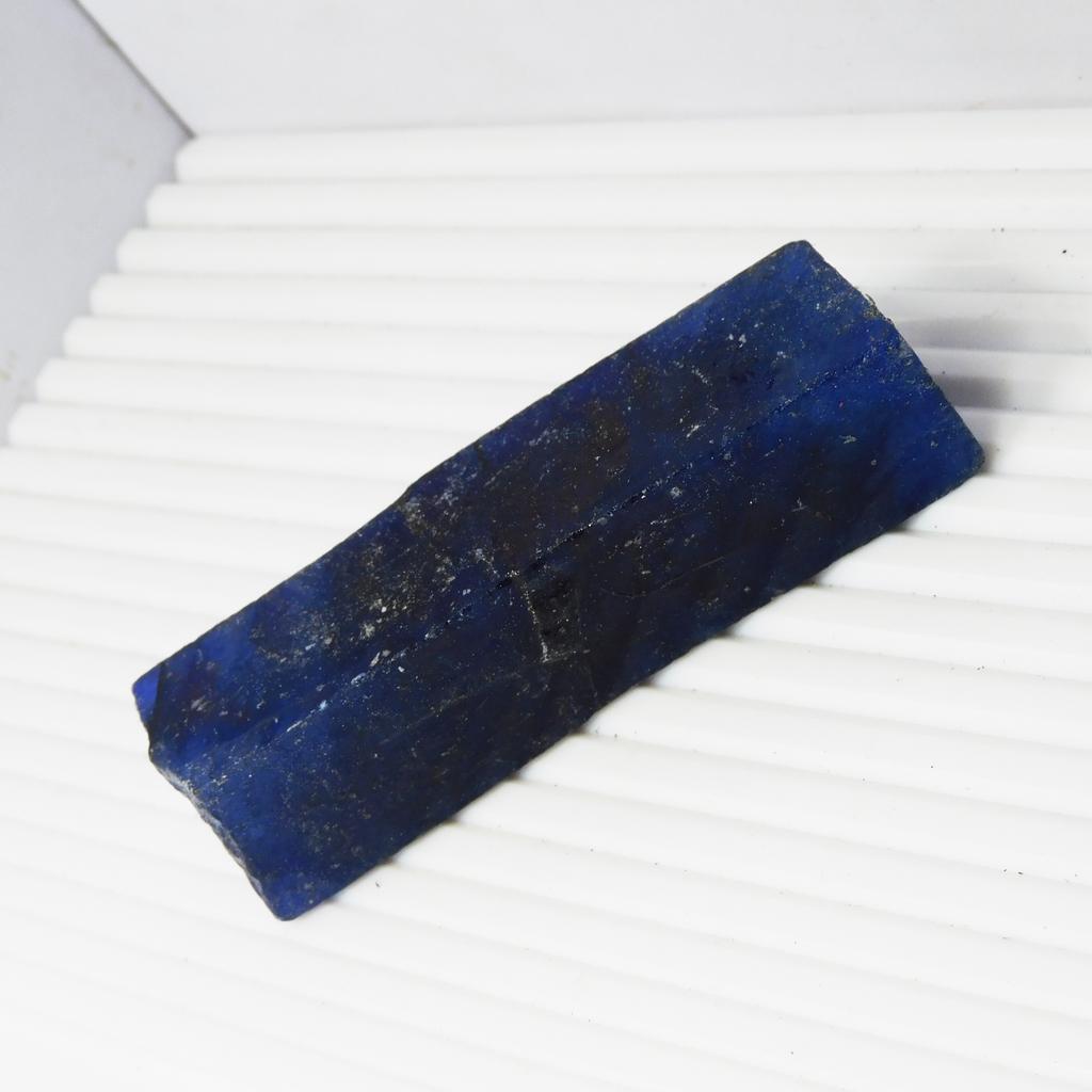 Natural Blue Sapphire Loose Gemstone 550.15 ct Uncut Rough September Birthstone for Gem Collections