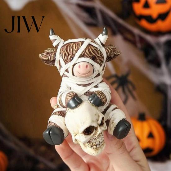 Highland Cow Halloween Party Supplies Resin Figurine, Mummy Holding Skull Cute Tabletop Creative Desktop Figurine for Office Ornament, Decor
