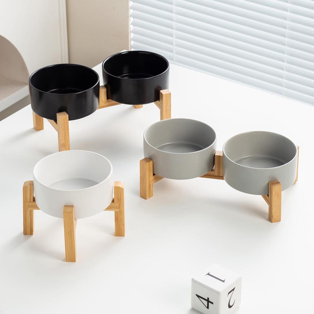 Керамическая миска для корма домашних животных с приподнятой бамбуковой подставкой - Антиопрокидывающаяся конструкция для собак и кошек, Защищает шейный отдел позвоночника