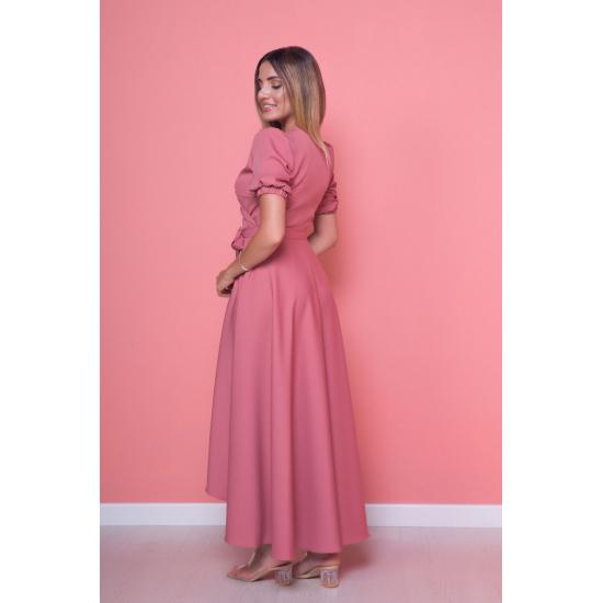 Женское расклешенное платье асимметричного кроя с поясом и двубортным воротником длины миди